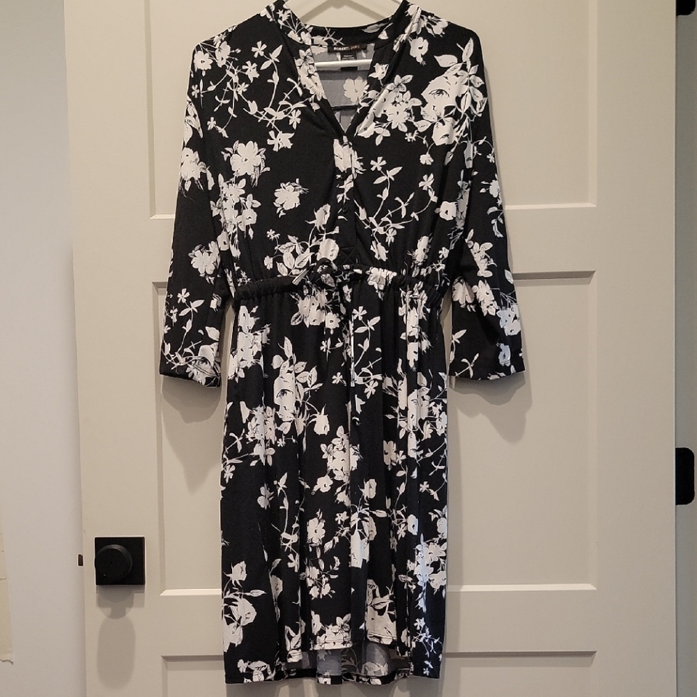 Robert Louis Black and White Floral Long Sleeve Dress